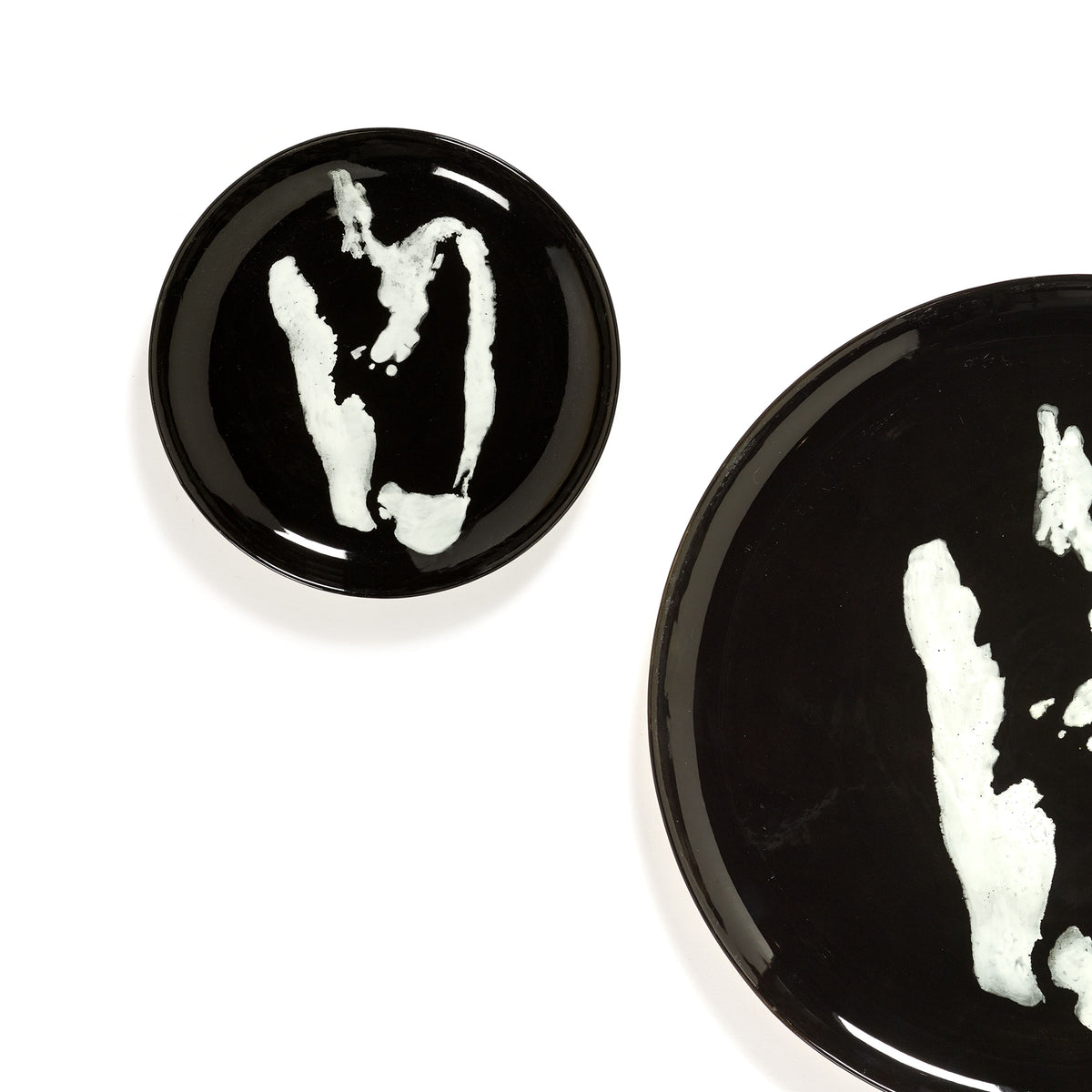 Black Plate with White Pepper Motif - S