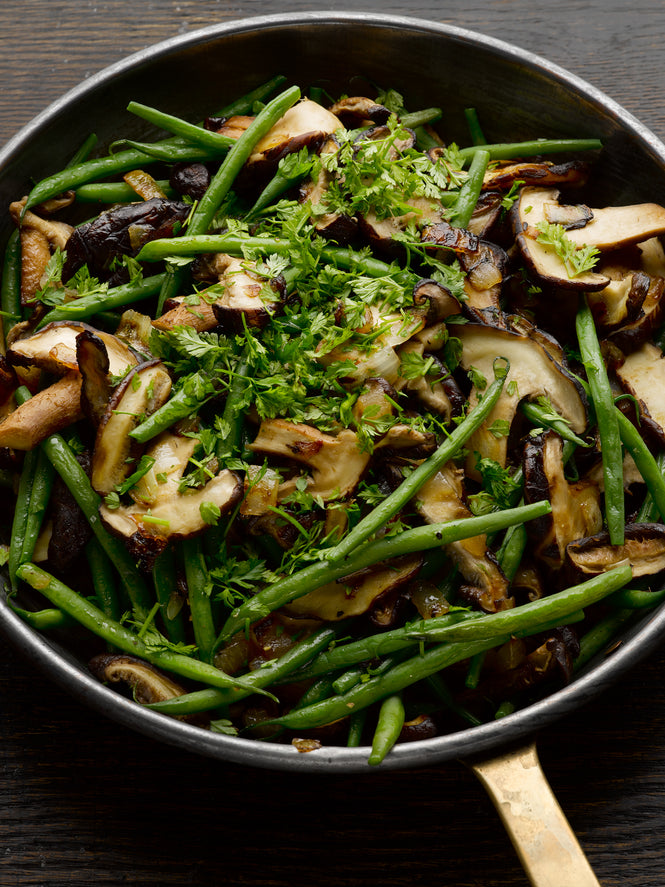 French beans with shiitake mushrooms and nutmeg