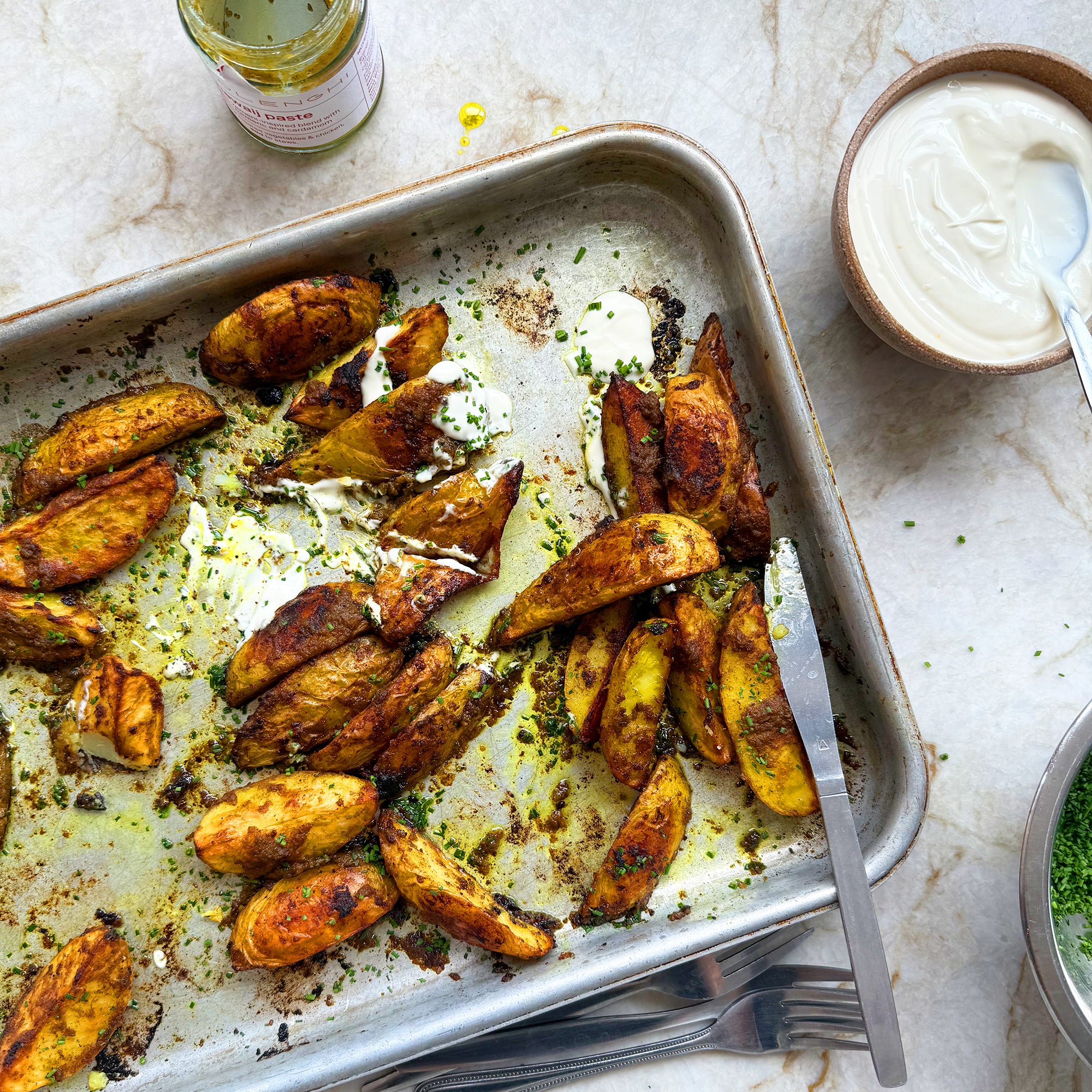 Hawaij snacking potatoes with soured cream and chives