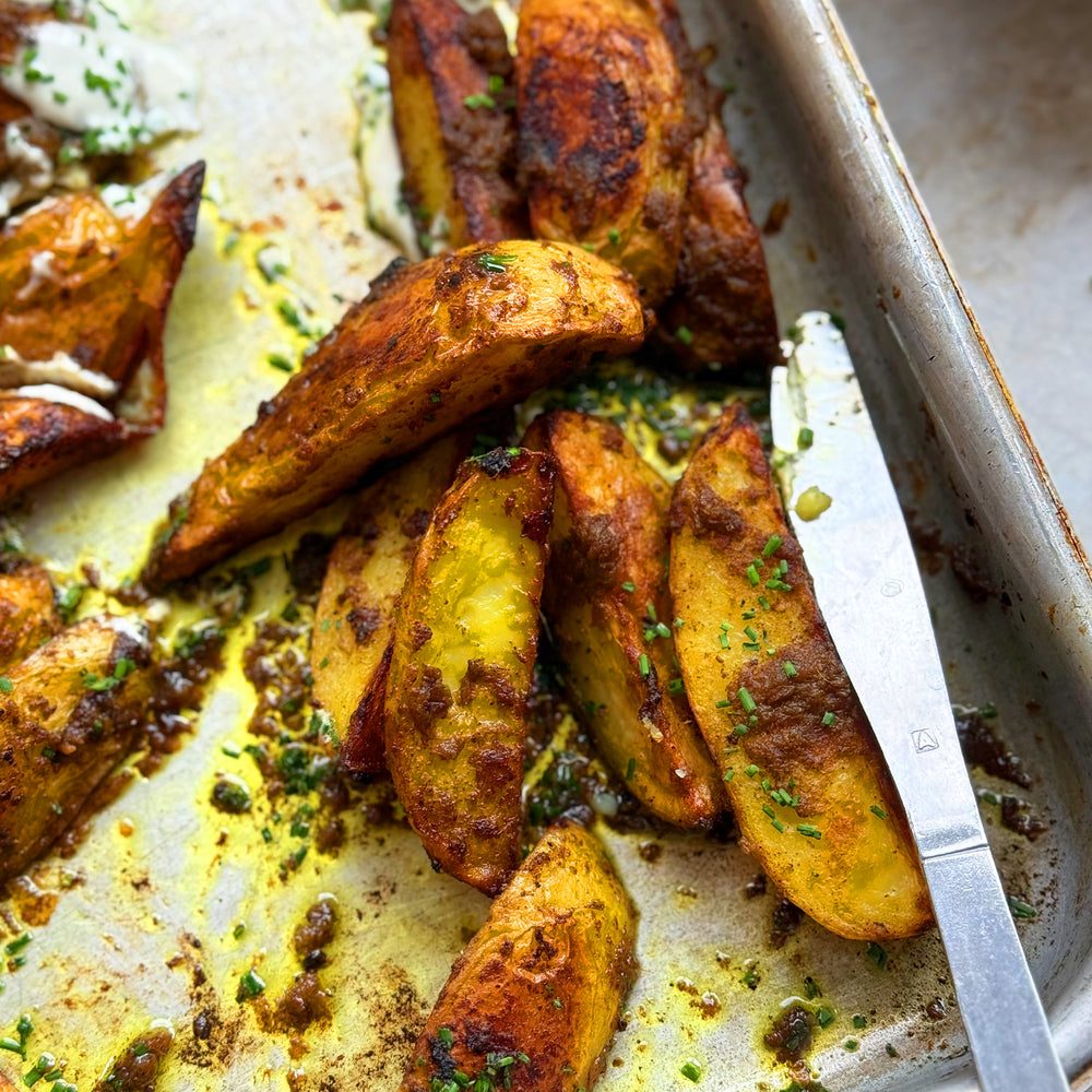 Hawaij snacking potatoes with soured cream and chives